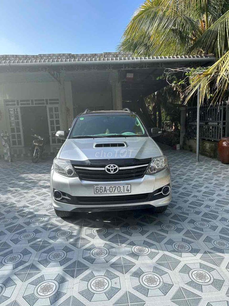 Toyota Fortuner 2015 - ảnh 1