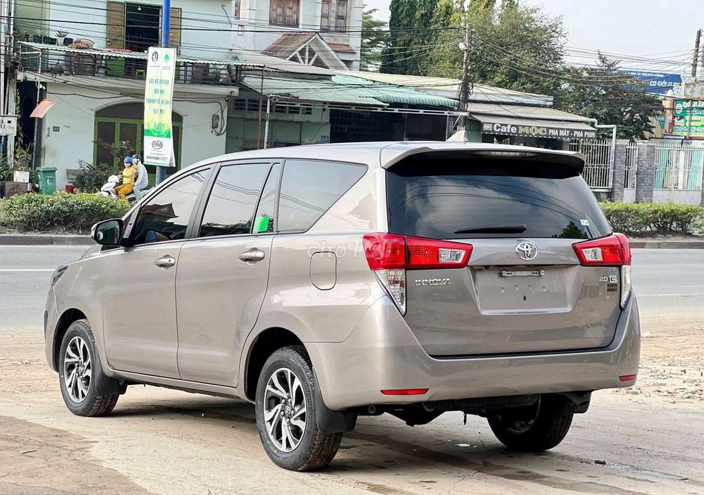 Toyota Innova 2.0E 2023 - ảnh 3