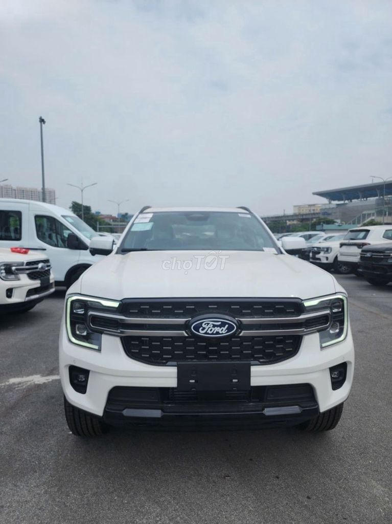 Ford Everest Platinum 2.0L 4x2 AT 2026 - ảnh 1