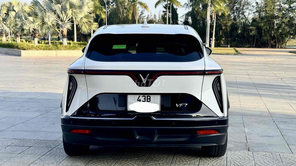 VinFast VF7 Plus - ảnh 4