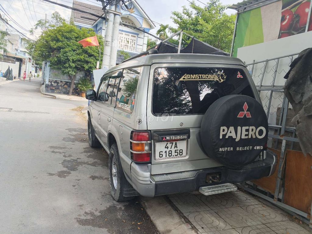 Mitsubishi Pajero - ảnh 1