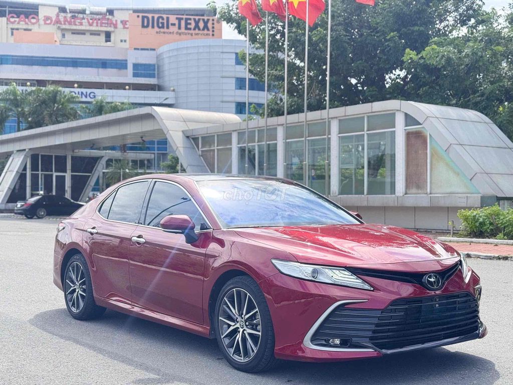 Toyota Camry 2.5Q 2022 - ảnh 2