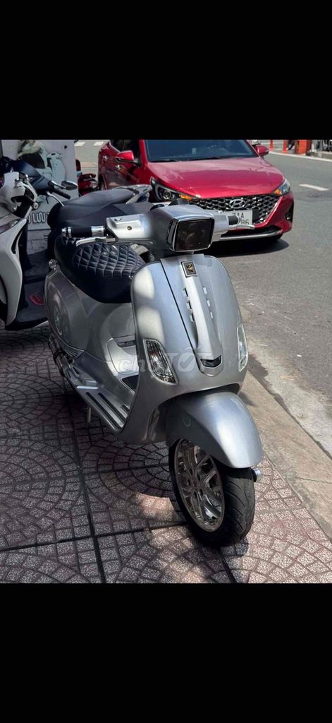 Piaggio Vespa 2013 - ảnh 1