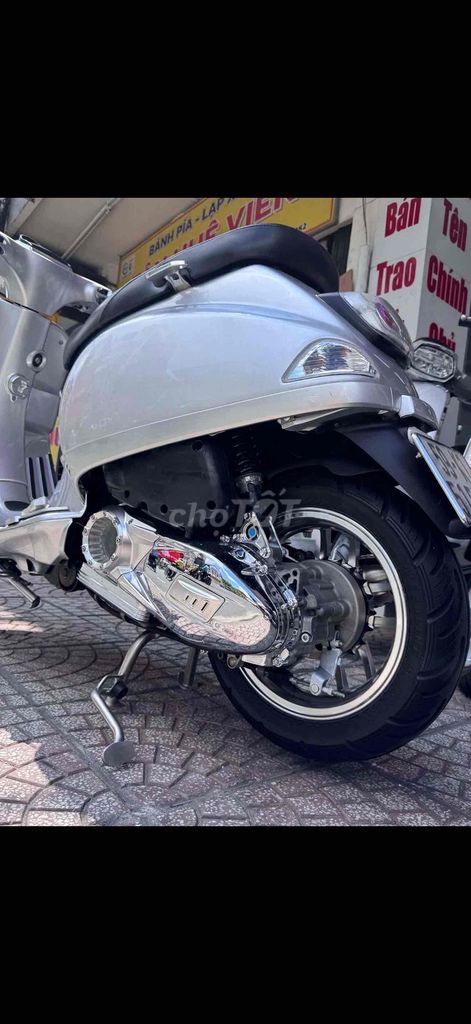 Piaggio Vespa 2013 - ảnh 2