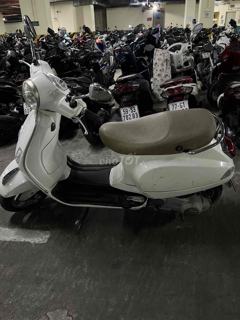 Piaggio Vespa 2011 - ảnh 3