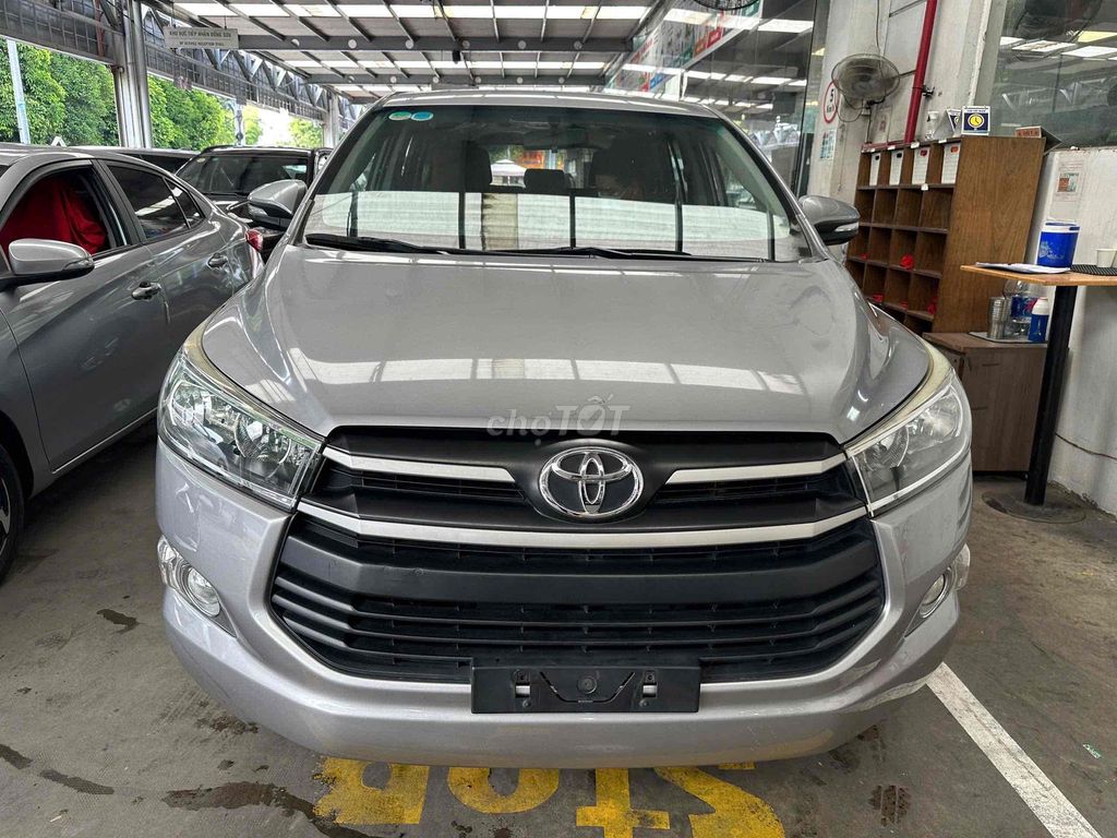 Toyota Innova 2.0E 2017 - ảnh 2