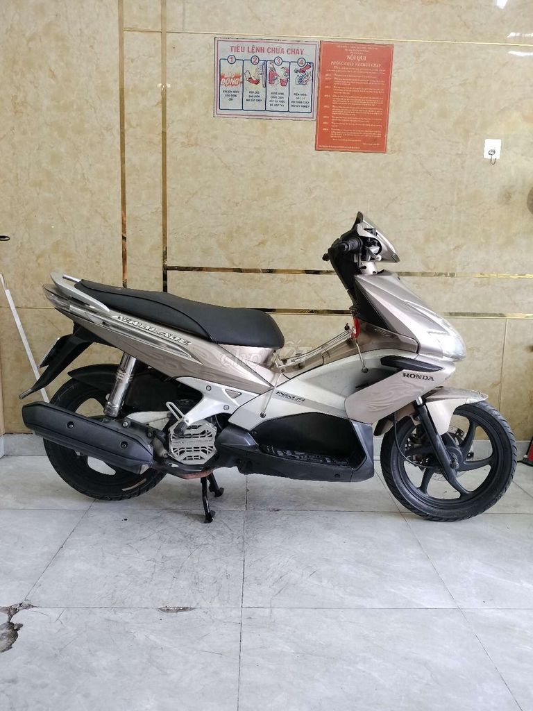 Honda Air Blade 2010 - ảnh 2