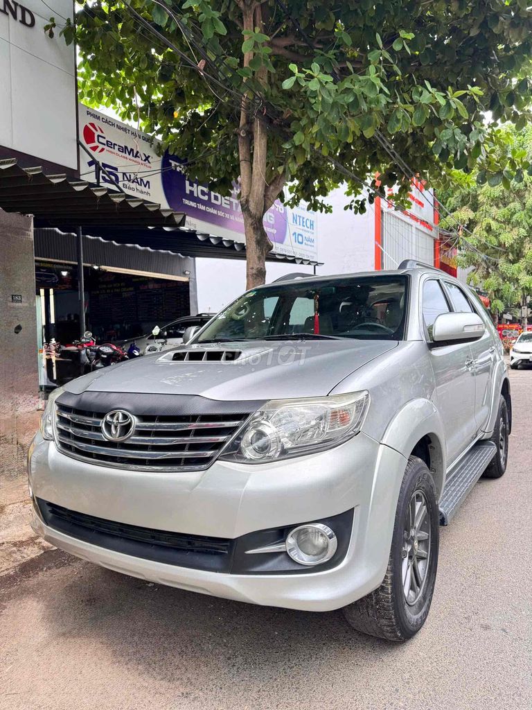Toyota Fortuner - ảnh 1