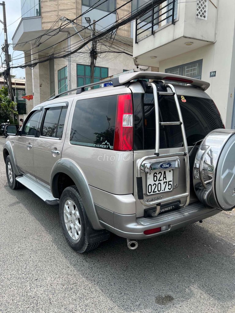 Ford Everest 2008 - ảnh 2