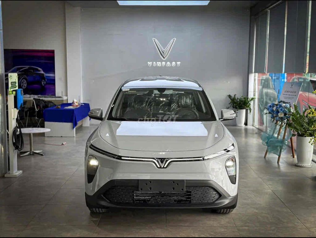 VinFast MPV 7 - ảnh 1