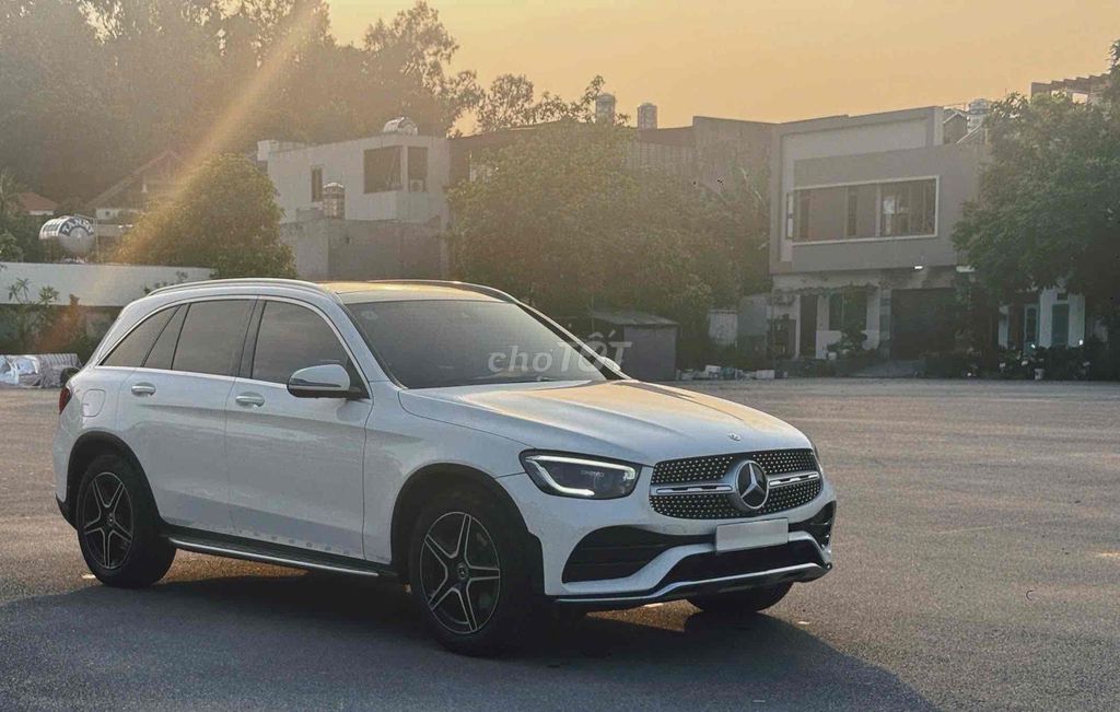 Mercedes-Benz GLC - ảnh 1