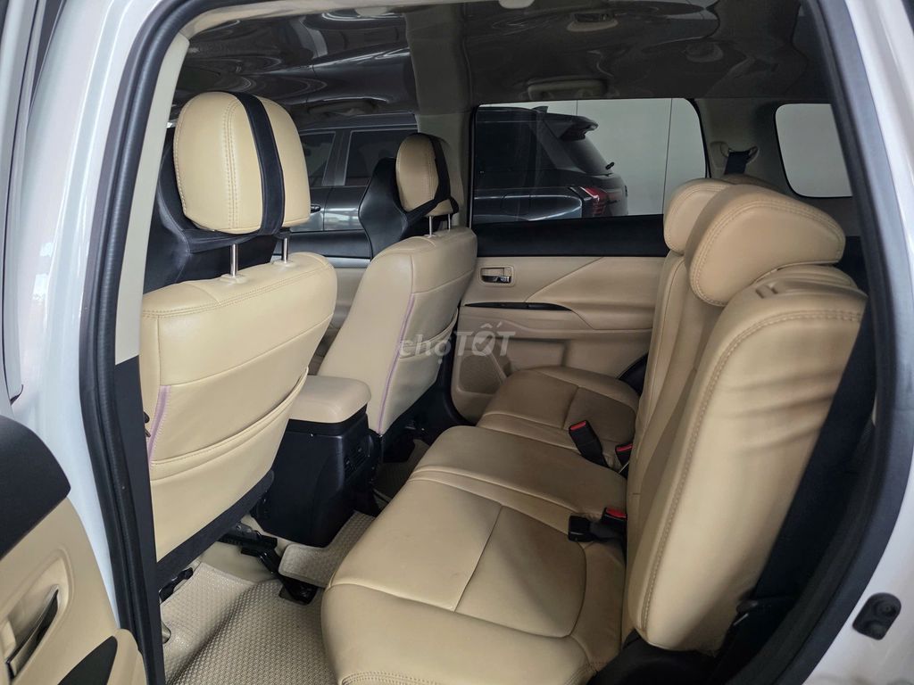 Mitsubishi Outlander 2018 - ảnh 4