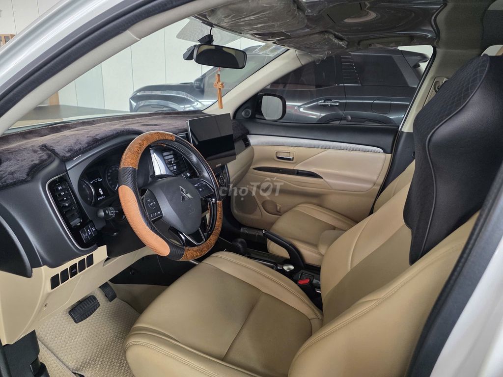 Mitsubishi Outlander 2018 - ảnh 5