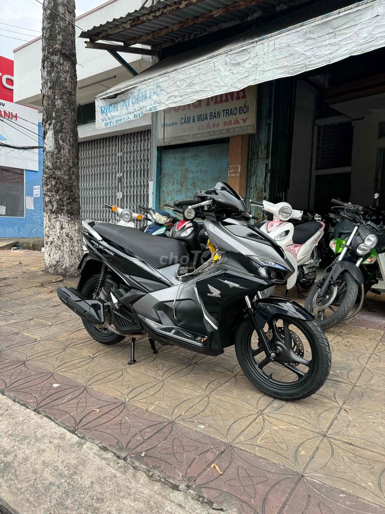 Honda Air Blade 2017 - ảnh 3