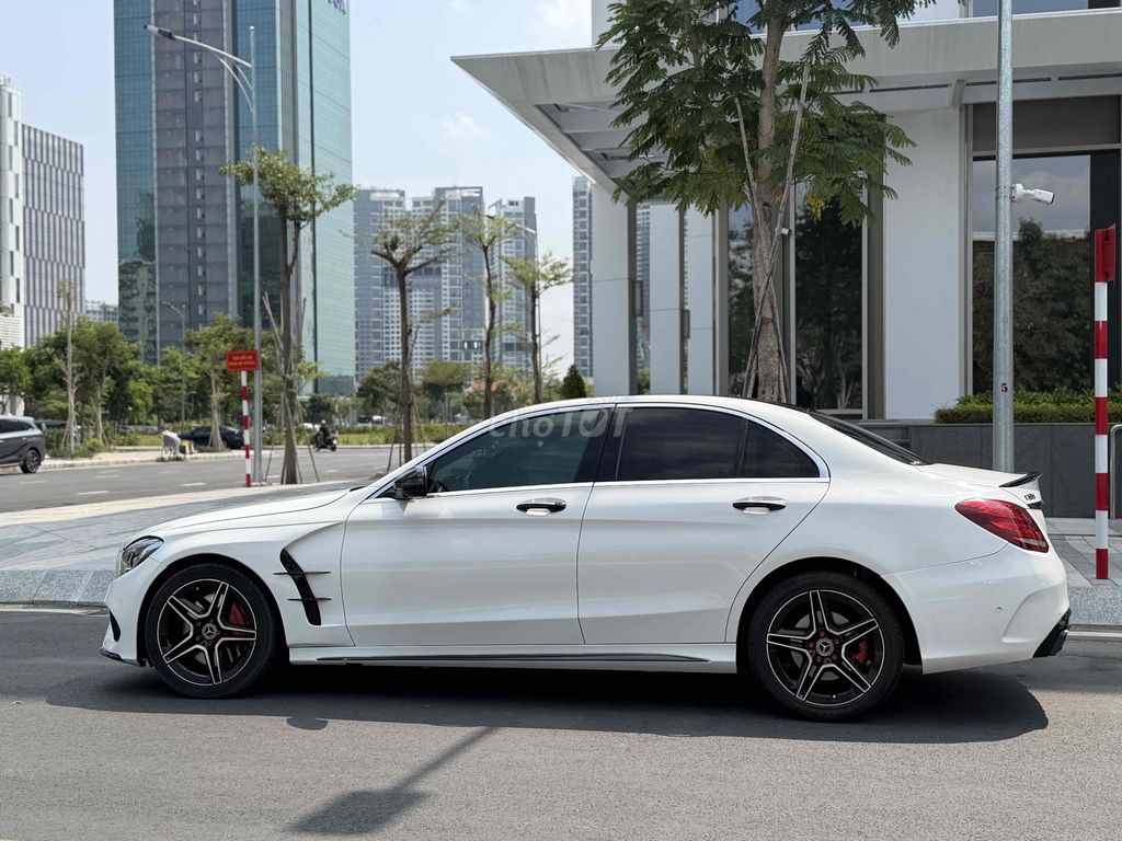 Mercedes-Benz - ảnh 2