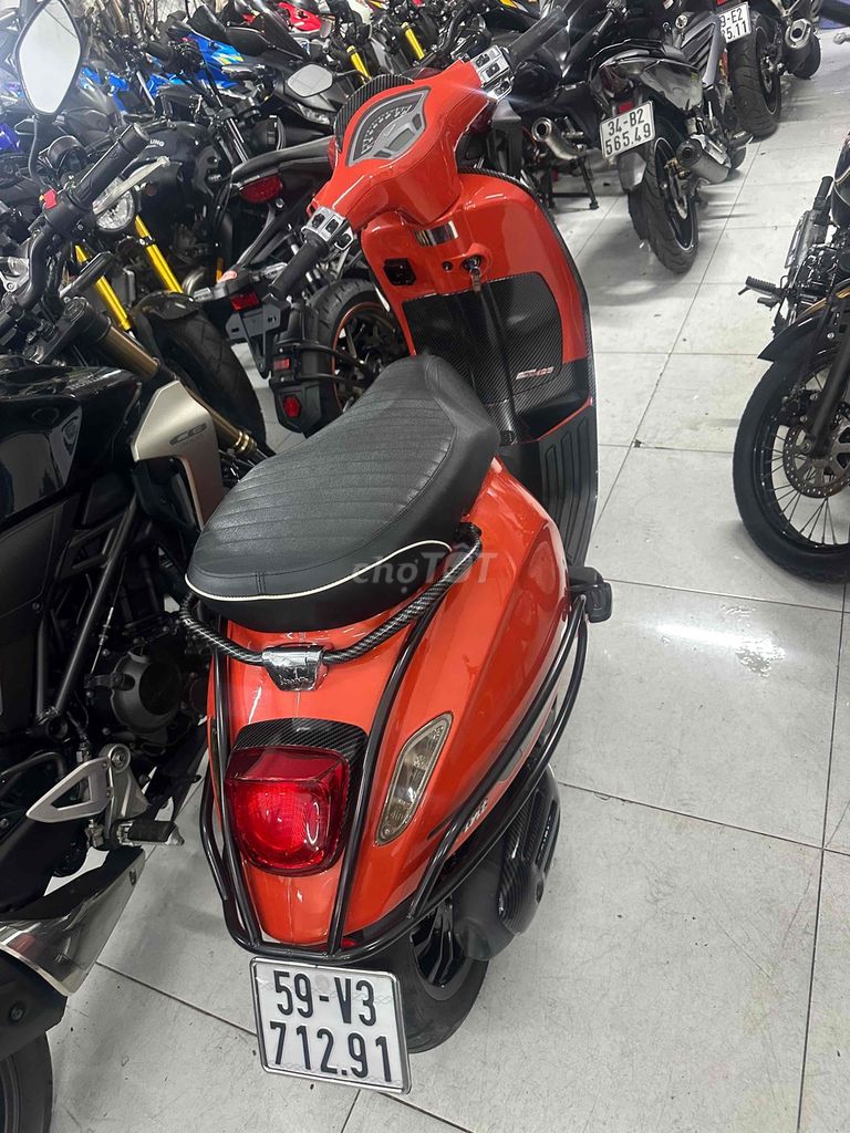 Piaggio Vespa 2022 - ảnh 1