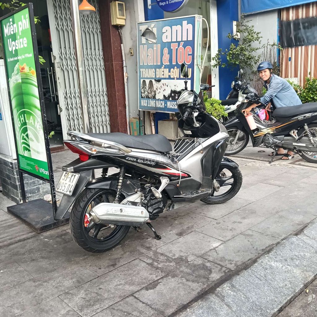 Honda Air Blade 2011 - ảnh 2