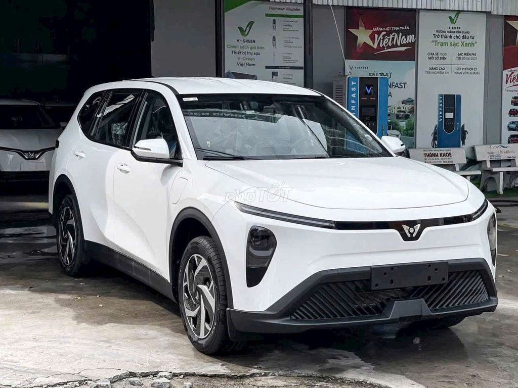 VinFast Limo Green - ảnh 2