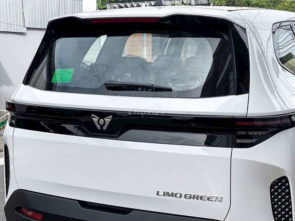 VinFast Limo Green - ảnh 4