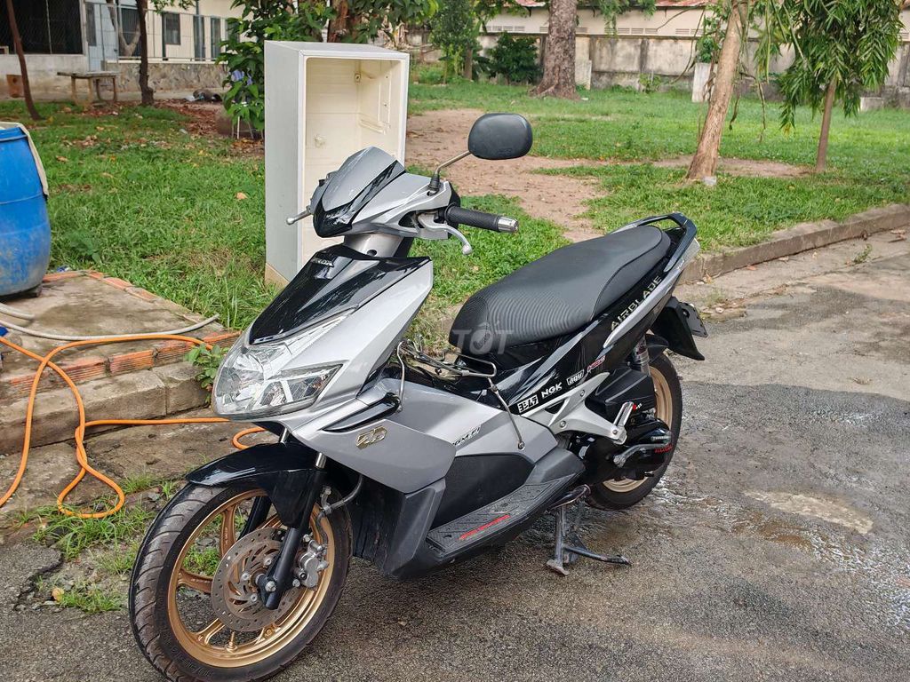 Honda Air Blade 2010 - ảnh 2