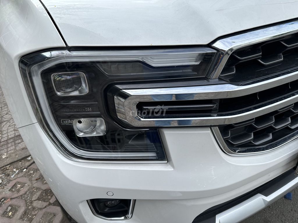 Ford Everest 2023 - ảnh 2