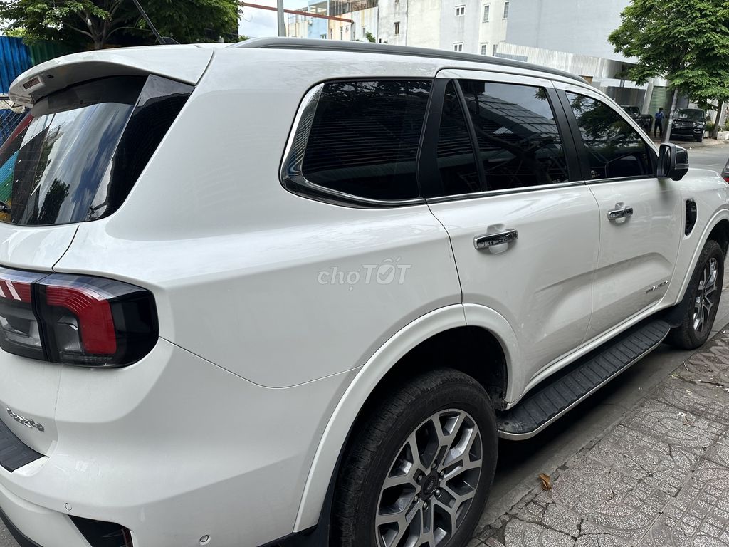 Ford Everest 2023 - ảnh 4