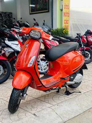 Vespa 2022 - ảnh 1