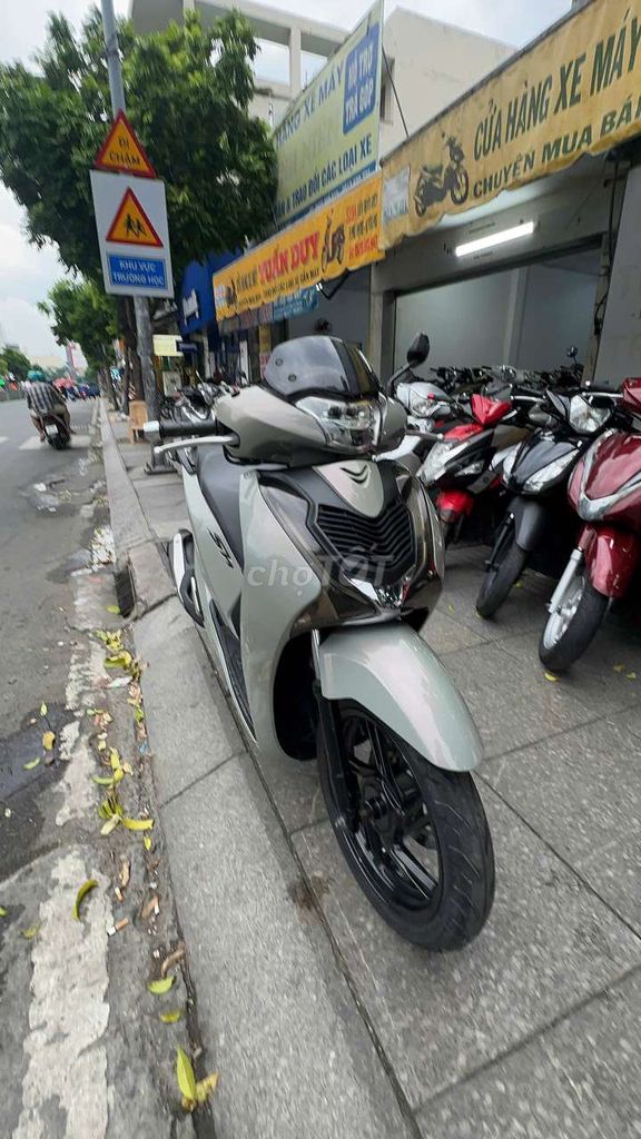 Honda SH 2018 - ảnh 1