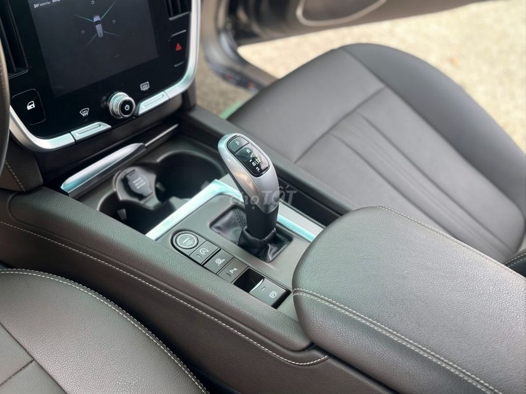 VinFast Lux SA 2.0 Plus 2.0 AT 2019 - ảnh 3