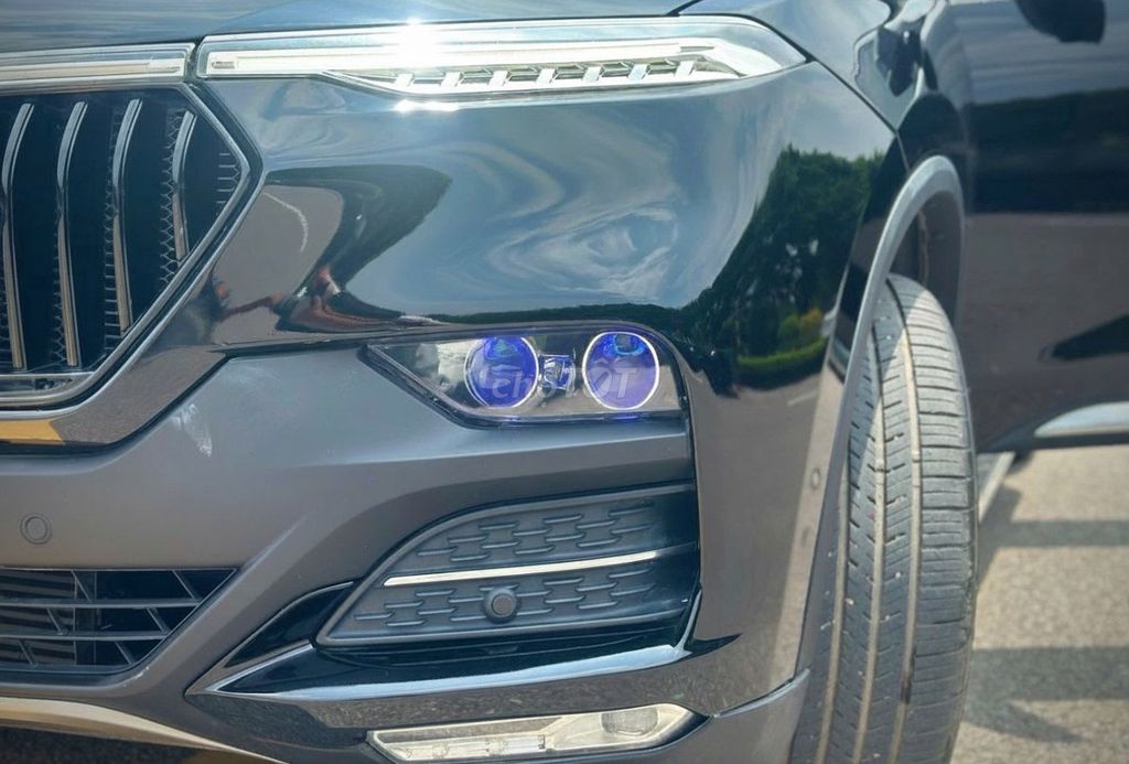 VinFast Lux SA 2.0 Plus 2.0 AT 2019 - ảnh 4