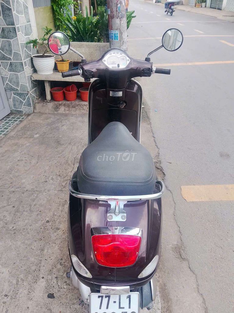 Piaggio Vespa 2011 - ảnh 1