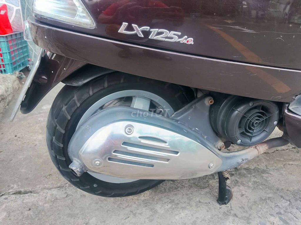 Piaggio Vespa 2011 - ảnh 3
