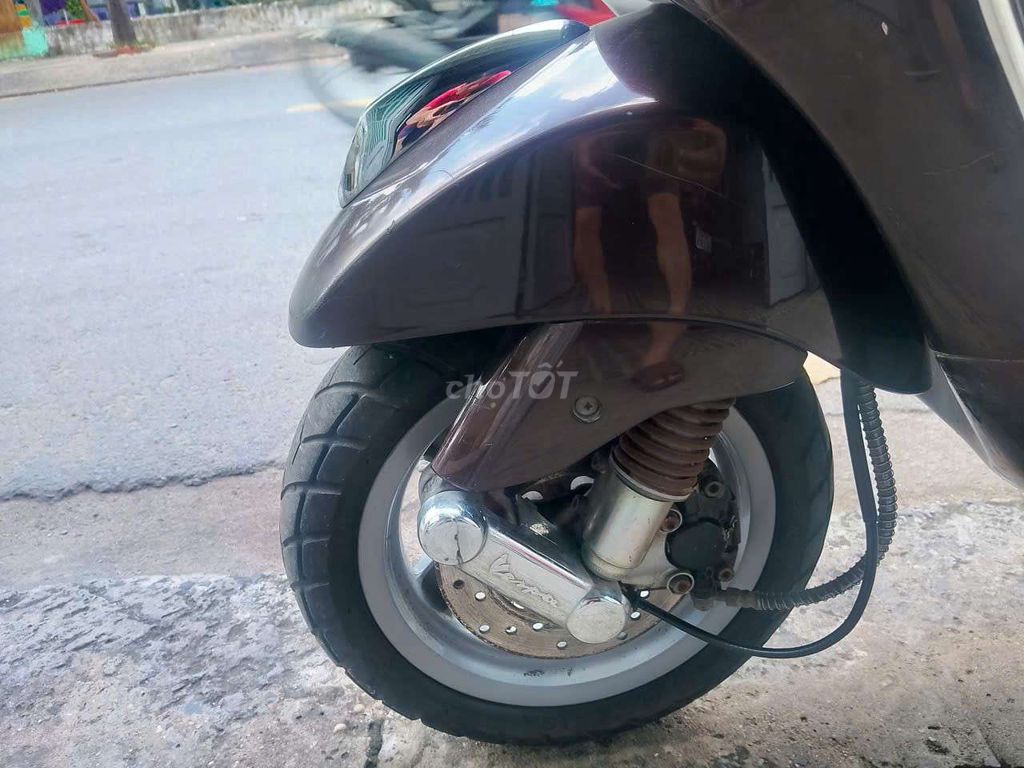 Piaggio Vespa 2011 - ảnh 5