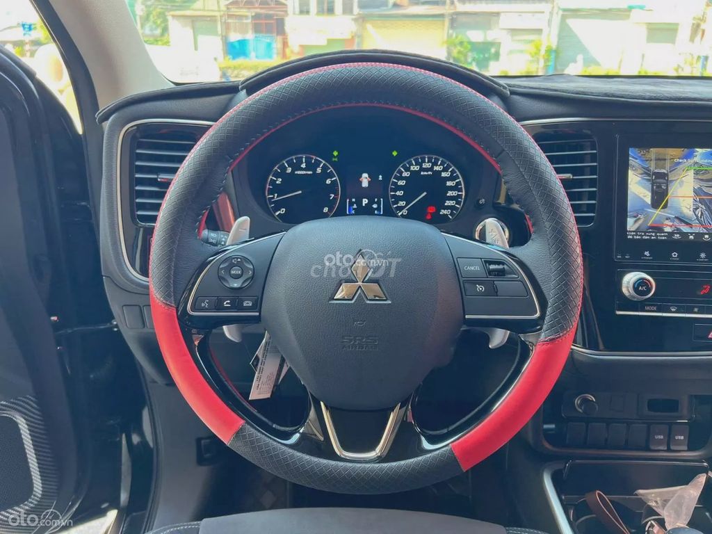 Mitsubishi Outlander 2023 - ảnh 4