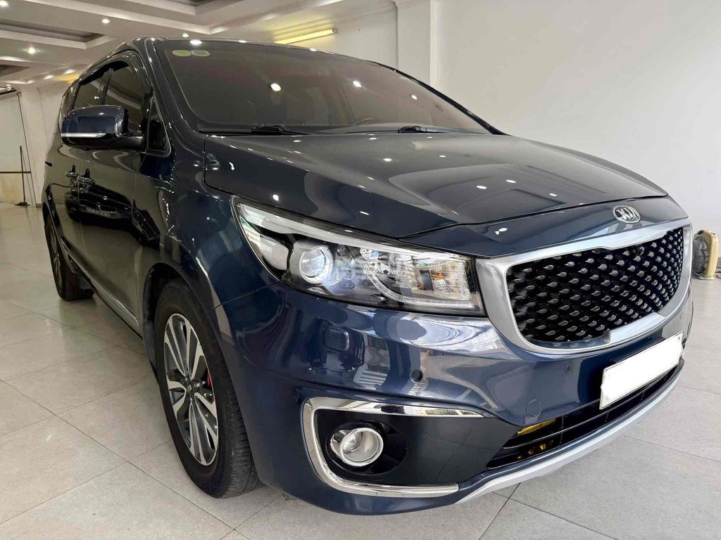 Kia Sedona - ảnh 1