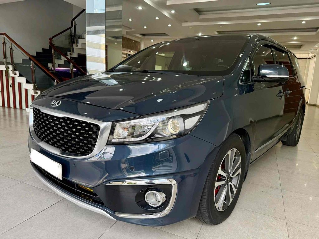 Kia Sedona - ảnh 2