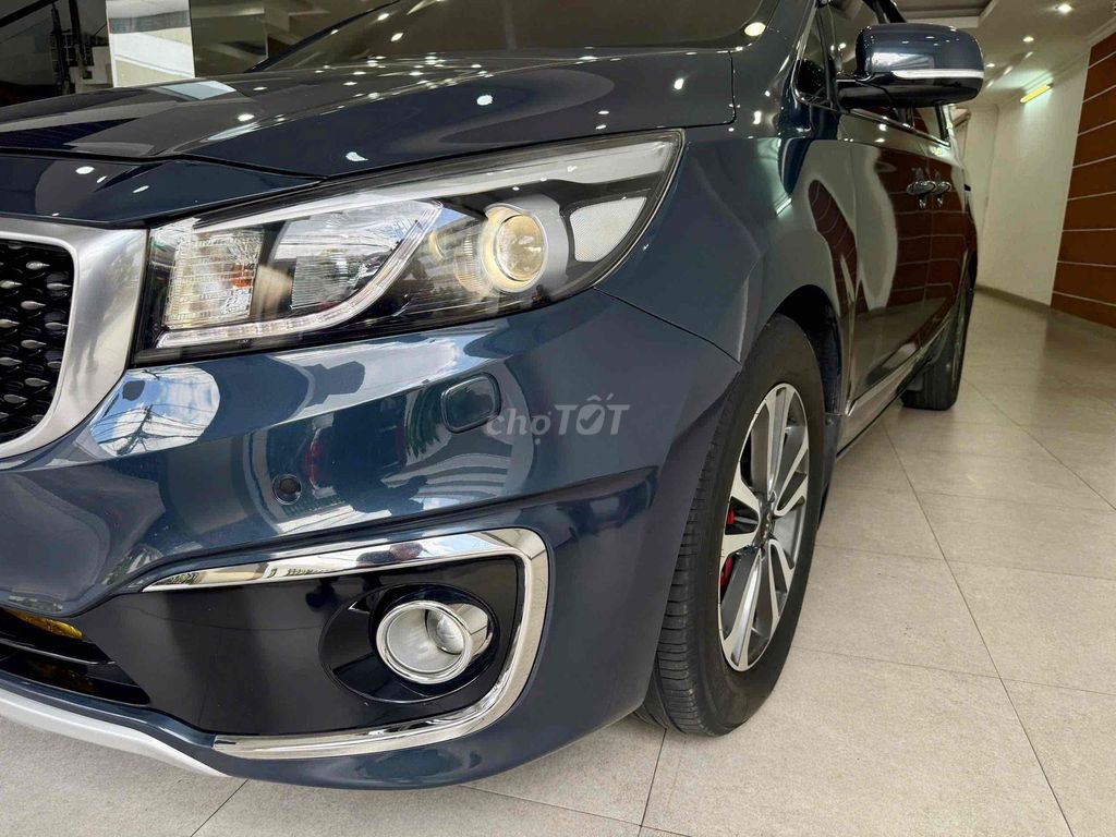 Kia Sedona - ảnh 3