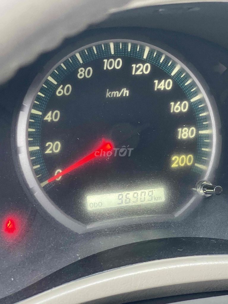 Toyota Innova - ảnh 2