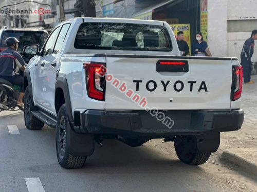 Toyota Hilux Pro 2.8L 4x2 AT 2026 - ảnh 3