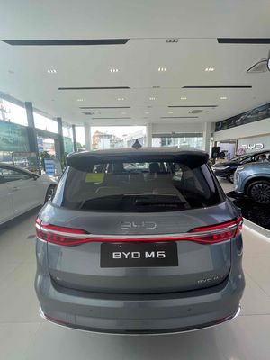 BYD M6 - ảnh 1