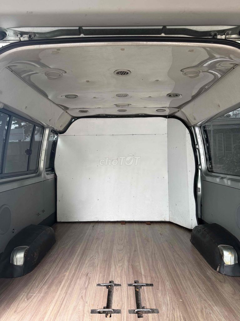Toyota Hiace 2010 - ảnh 1