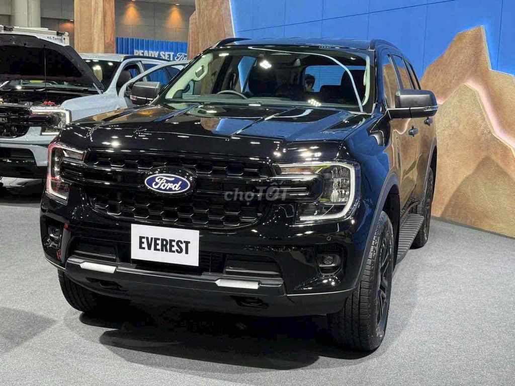 Ford Everest 2026 - ảnh 1