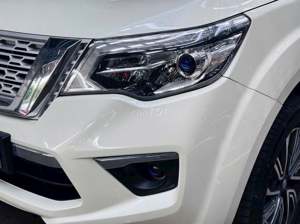 Nissan Terra - ảnh 2