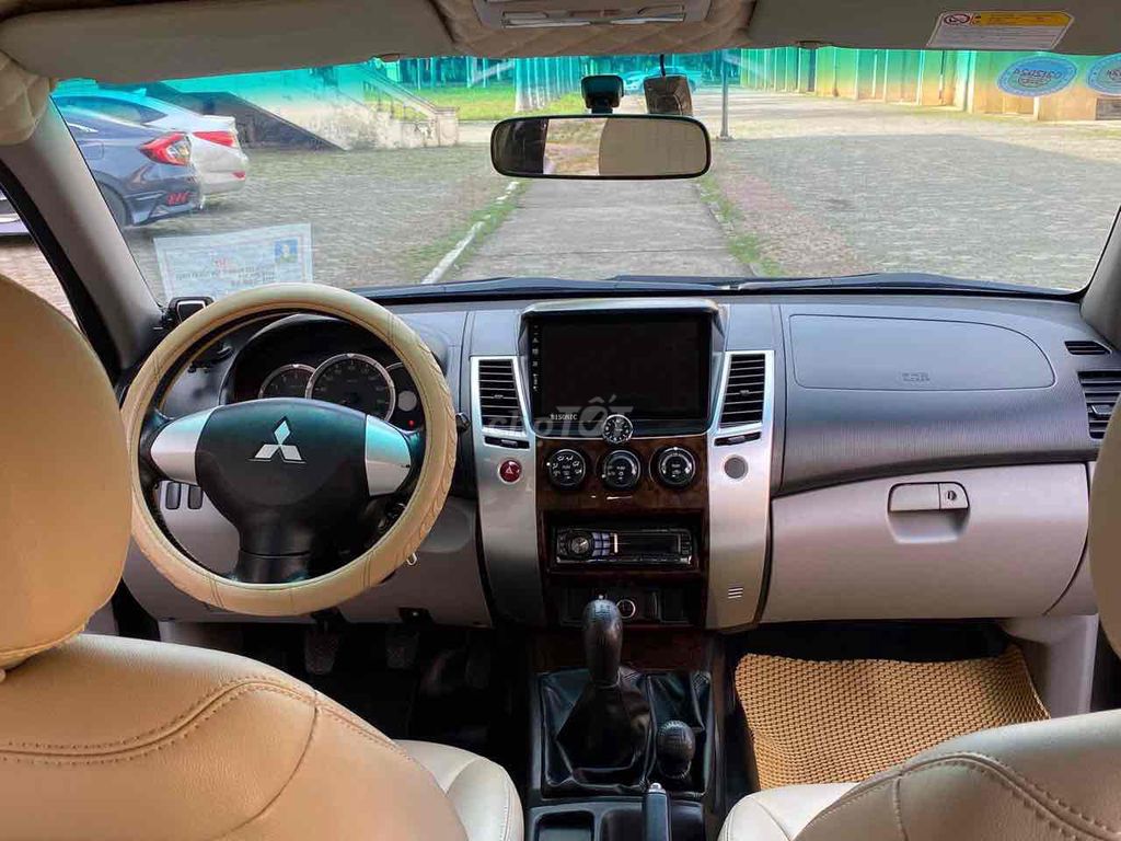 Mitsubishi Pajero Sport - ảnh 3