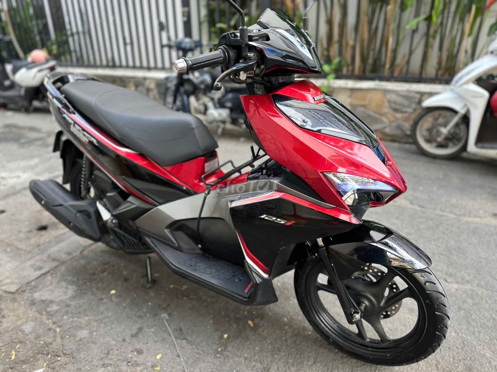 Honda Air Blade 2016 - ảnh 4