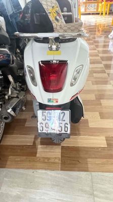 Piaggio Vespa 2015 - ảnh 1