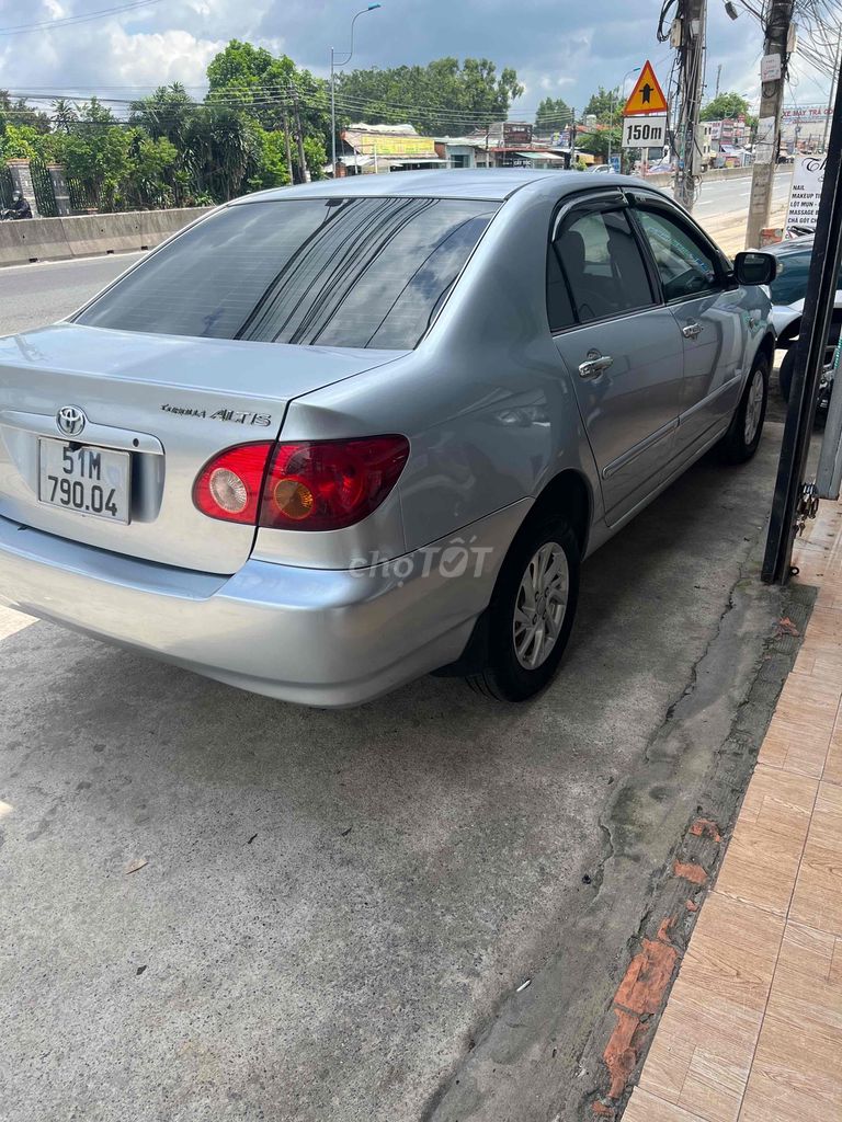 Toyota Corolla Altis - ảnh 1