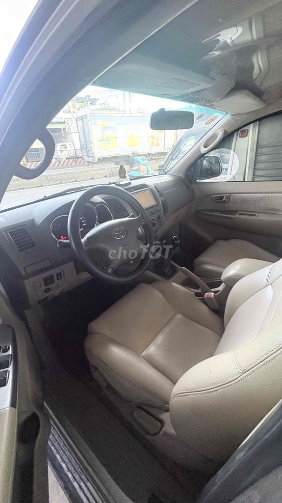 Toyota Fortuner 2009 - ảnh 4