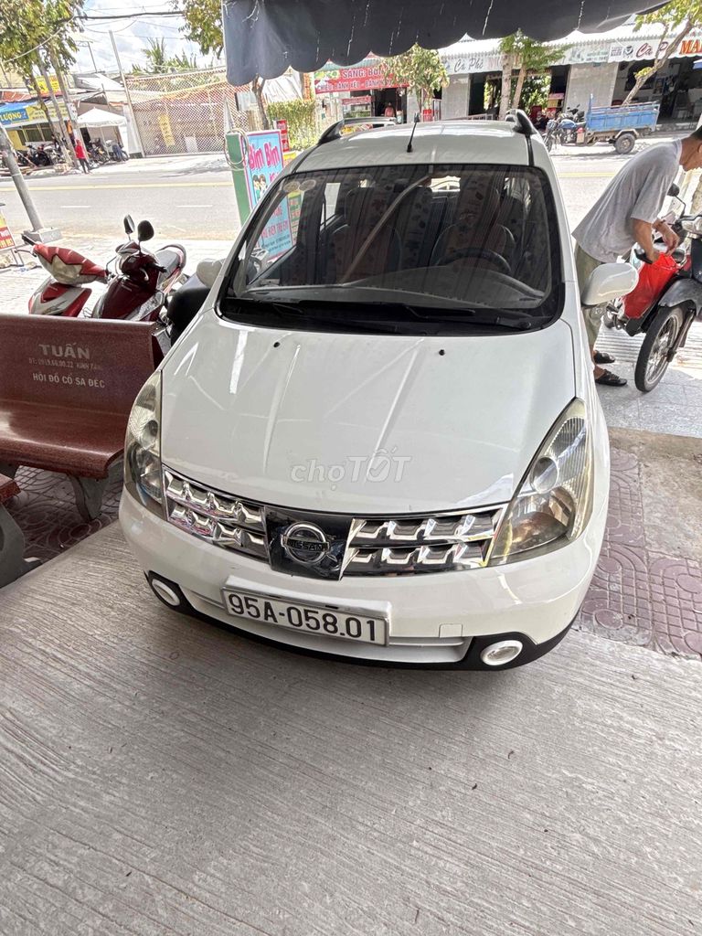Nissan Grand livina 2011 - ảnh 3