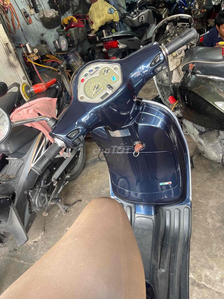 Piaggio Vespa 2012 - ảnh 1